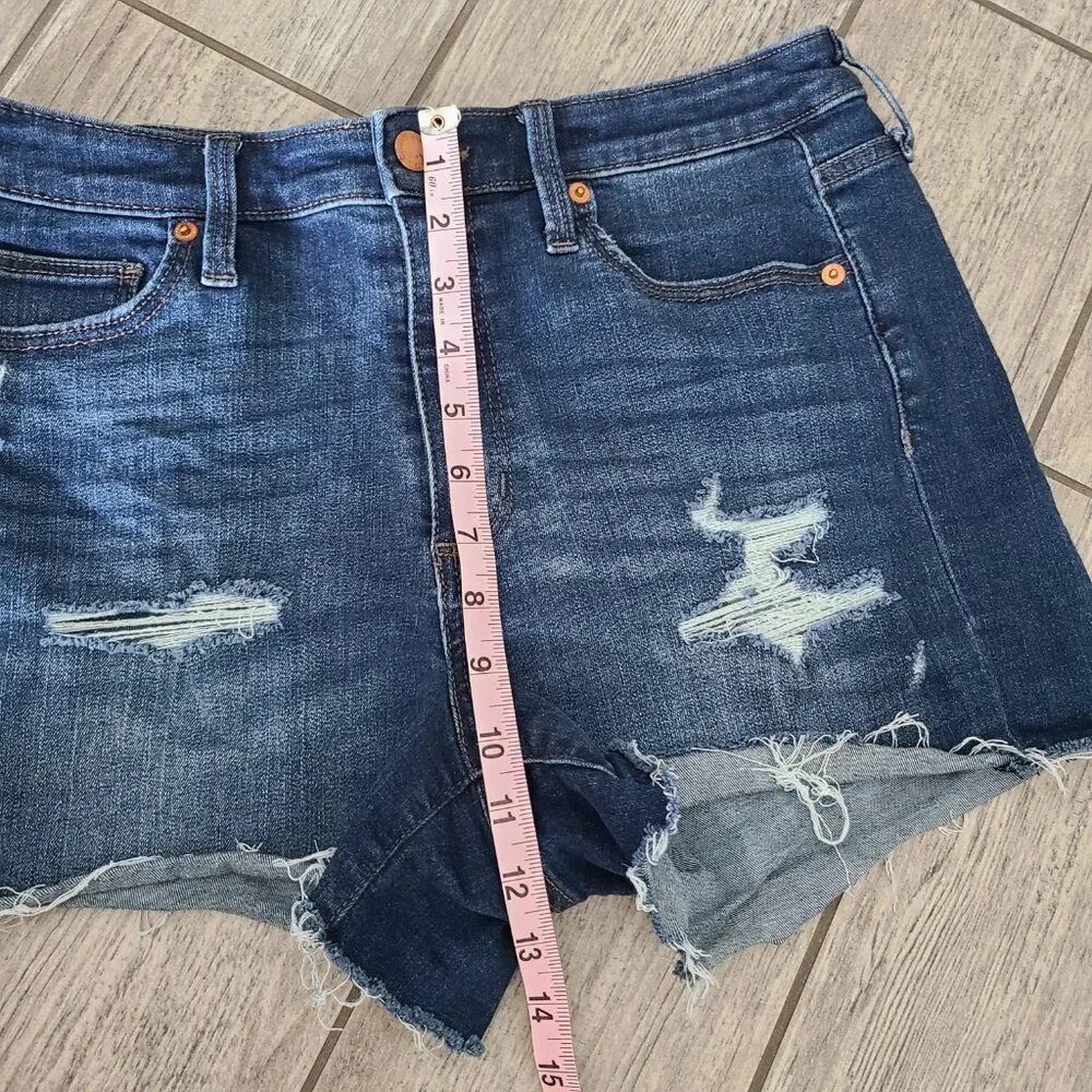 Universal Thread denim shorts size 8/29